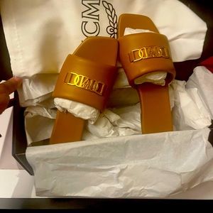 Brand new never worn mcm shoes !!